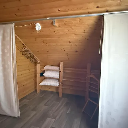 Pocitniska Hisa Z Dvema Spalnicama Sauna & Jacuzzi Prázdninový dům *