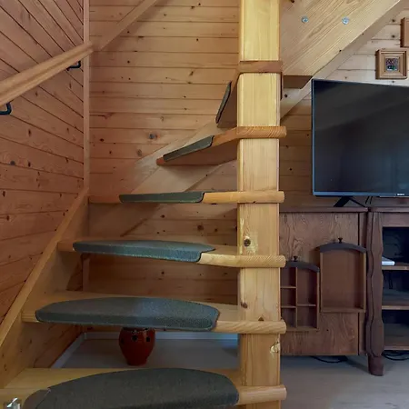 Hébergement de vacances Pocitniska Hisa Z Dvema Spalnicama Sauna & Jacuzzi *