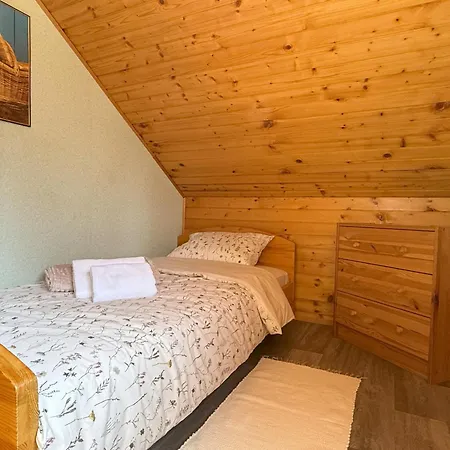 Pocitniska Hisa Z Dvema Spalnicama Sauna & Jacuzzi Gorica pri Slivnici