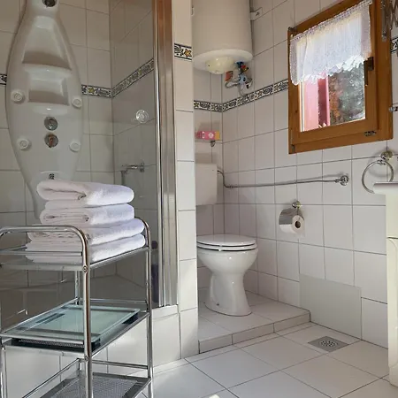 Pocitniska Hisa Z Dvema Spalnicama Sauna & Jacuzzi Prázdninový dům