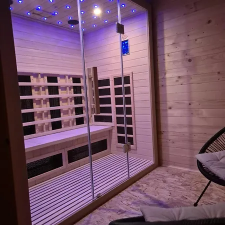 Semesterbostad Pocitniska Hisa Z Dvema Spalnicama Sauna & Jacuzzi *
