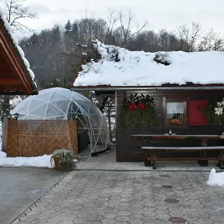 Vakantiehuis Pocitniska Hisa Z Dvema Spalnicama Sauna & Jacuzzi *