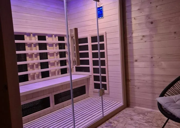 Дом отдыха Pocitniska Hisa Z Dvema Spalnicama Sauna & Jacuzzi *