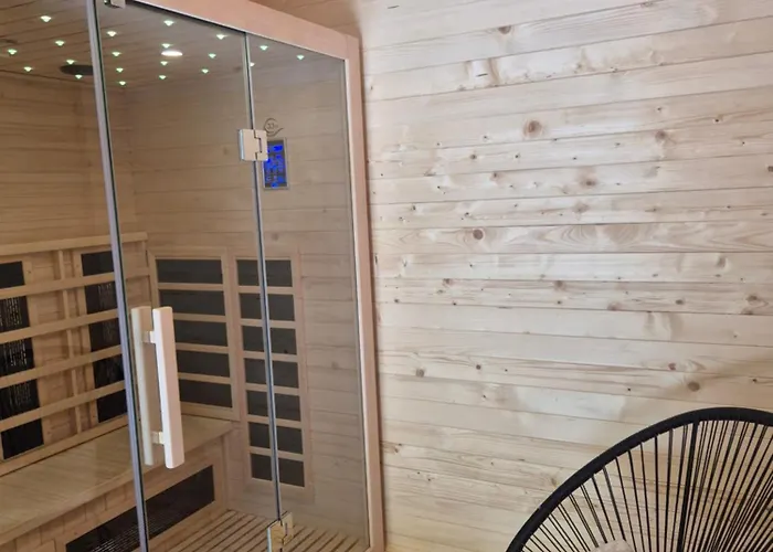 Pocitniska Hisa Z Dvema Spalnicama Sauna & Jacuzzi
