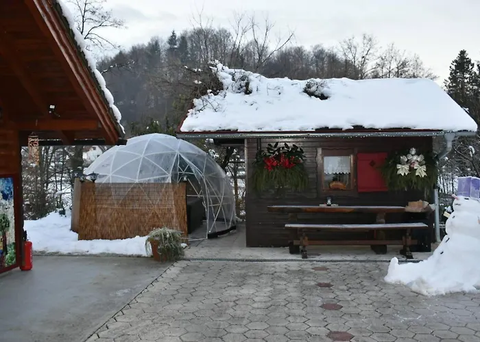 Дом отдыха Pocitniska Hisa Z Dvema Spalnicama Sauna & Jacuzzi *